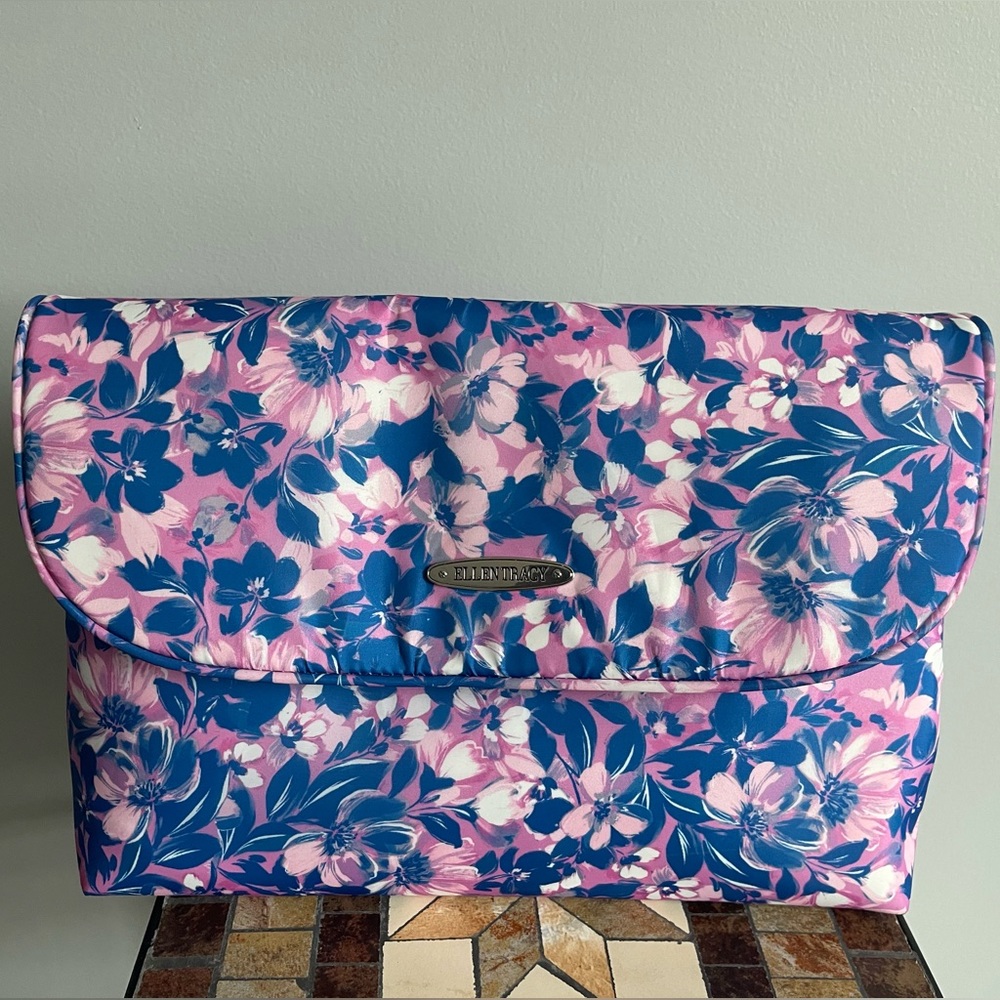 Ellen Tracey Travel cosmetic Bag